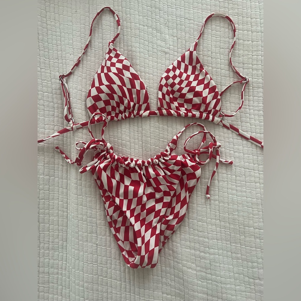 It’s now cool string bikini top and bottom in red wave cheque
